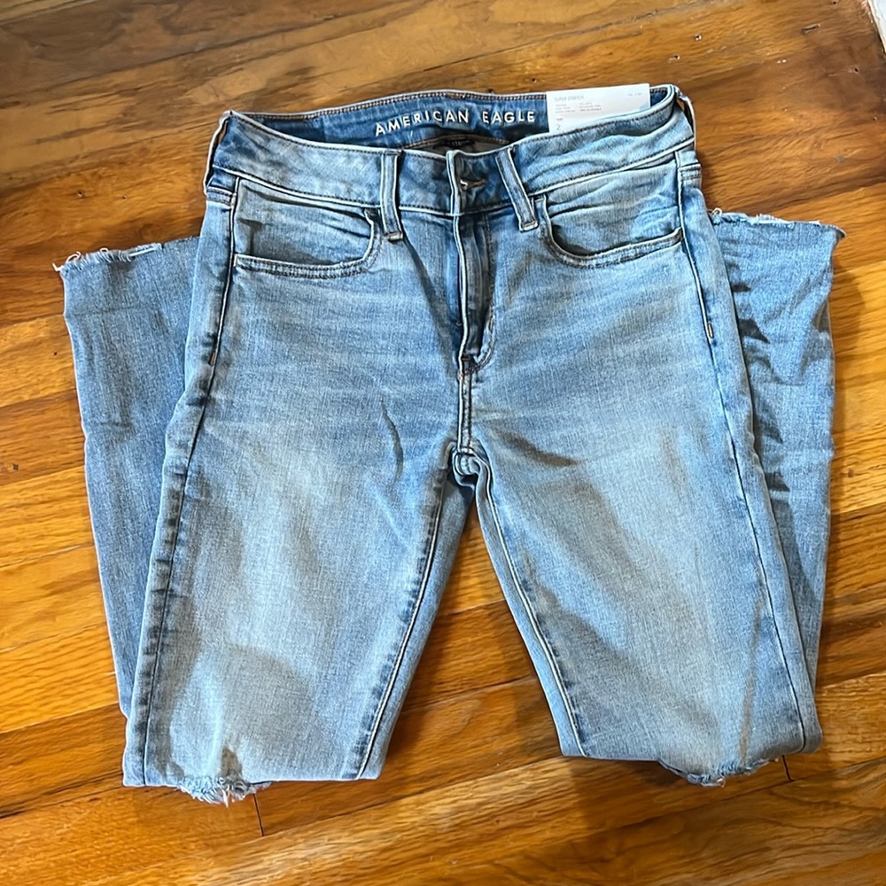 NWT American eagle distressed skinny jeans